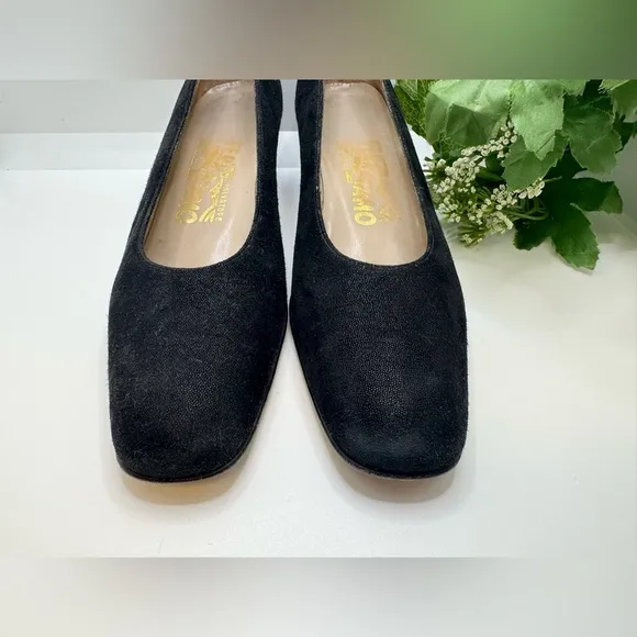 Salvatore Ferragamo Cinzia Pumps Black Shimmer With Gold Details Sz 6.5 2A