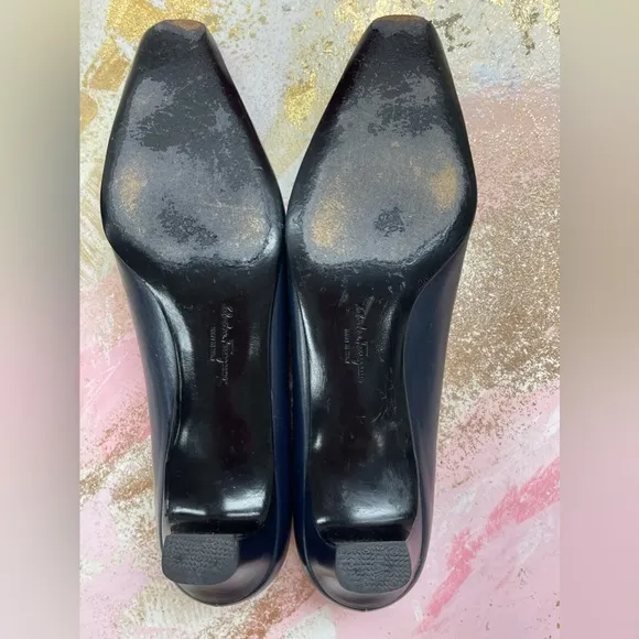 Salvatore Ferragamo Margaret Navy Leather kitten heel shoes 8.5 narrow