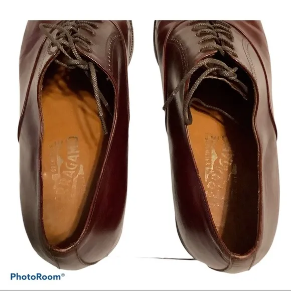 Salvatore Ferragamo mens leather shoes size 8