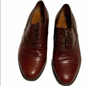 Salvatore Ferragamo mens leather shoes size 8