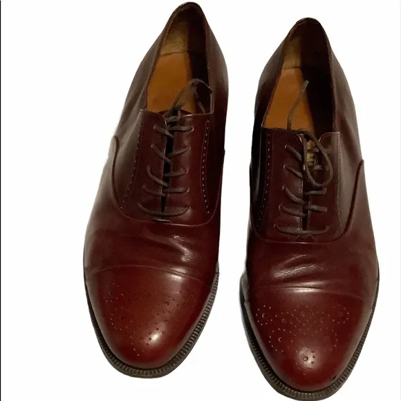 Salvatore Ferragamo mens leather shoes size 8