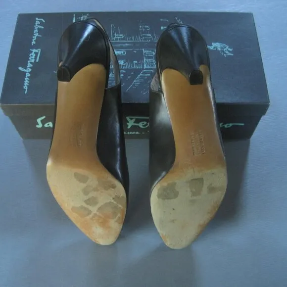 Salvatore Ferragamo Shoes Florence Italy 9B Gently Worn with Box