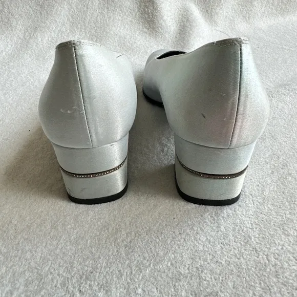 Salvatore Ferragamo Women’s Pumps Satin shoes Crystal‎ silver blue size 8B