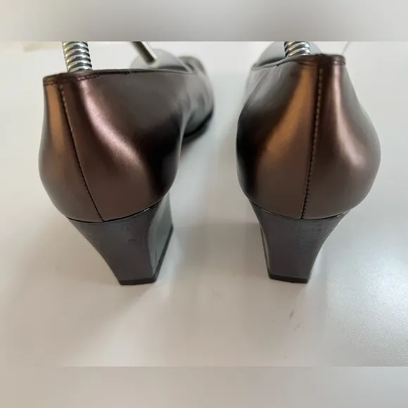 Salvatore Ferragamo Women’s Shoes 8
