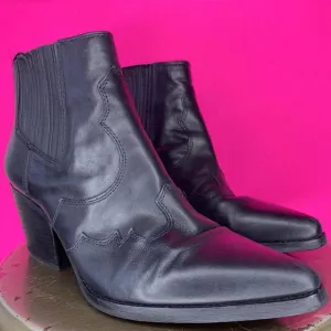 Sam Edelman Winona Black Leather Western Stitch Heeled Chelsea Boot Sz 8.5
