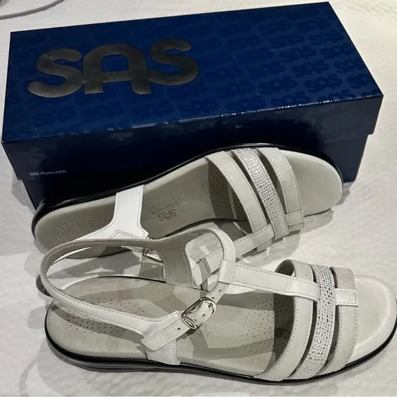 SAS Capri women’s leather sandals -used once.