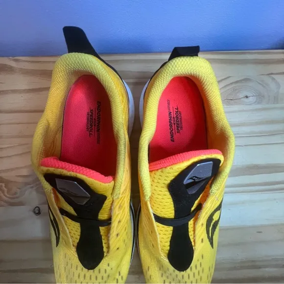 Saucony Endorphin Speed 2 Running Shoes. Yellow size 10