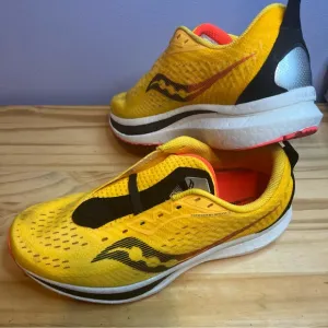 Saucony Endorphin Speed 2 Running Shoes. Yellow size 10