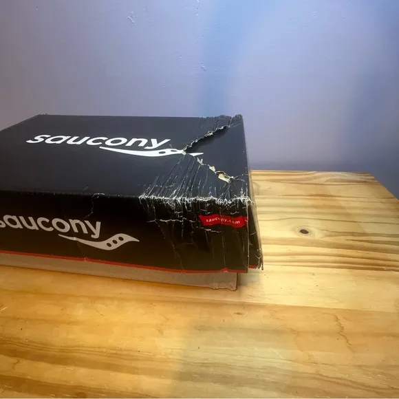Saucony Endorphin Speed 2 Running Shoes. Yellow size 10
