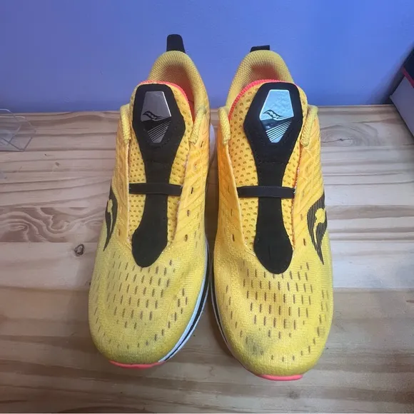 Saucony Endorphin Speed 2 Running Shoes. Yellow size 10