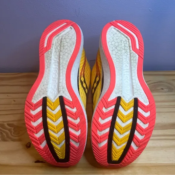 Saucony Endorphin Speed 2 Running Shoes. Yellow size 10
