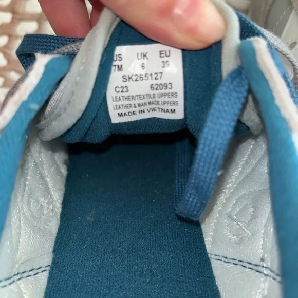 Saucony jazz shoes!