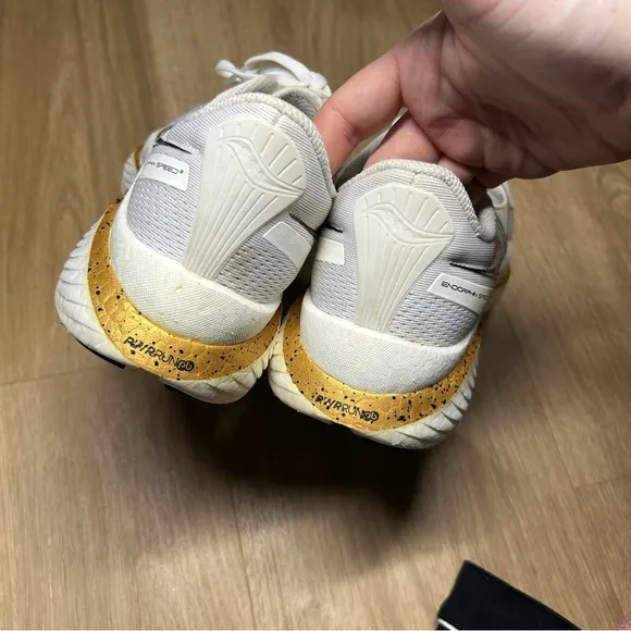 Saucony women’s speed 3 endorphin shoes 8.5
