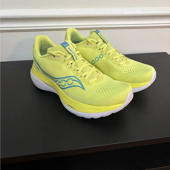 Saucony Women's Yellow Running Shoes (10)
