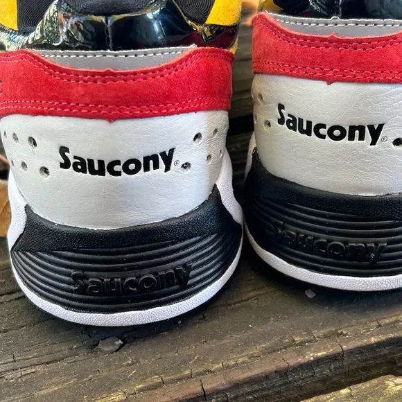 Saucony/bodega size 9 men’s athletic shoes