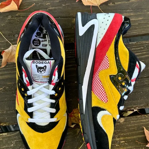 Saucony/bodega size 9 men’s athletic shoes
