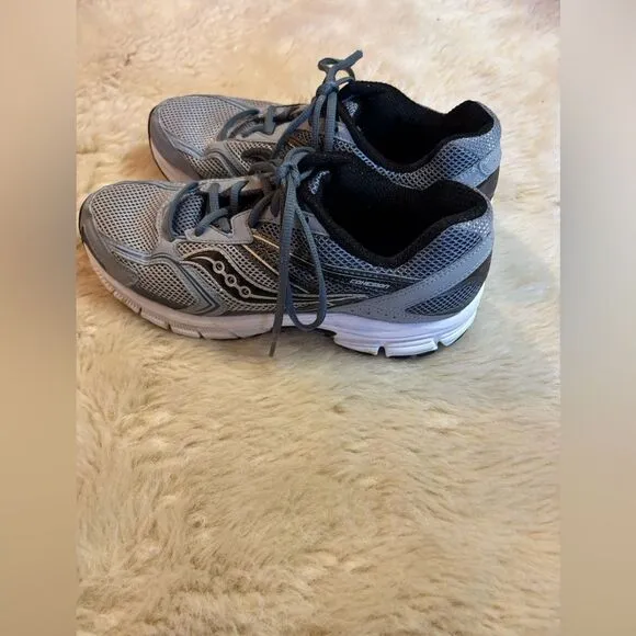 Saucony Conversion 9 Shoes in Gray men’s size 8.5W or Women’s size 10W