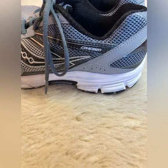 Saucony Conversion 9 Shoes in Gray men’s size 8.5W or Women’s size 10W