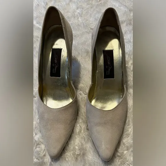Sesto Meucci Cream Suede 3” Women’s Heels size 7.5