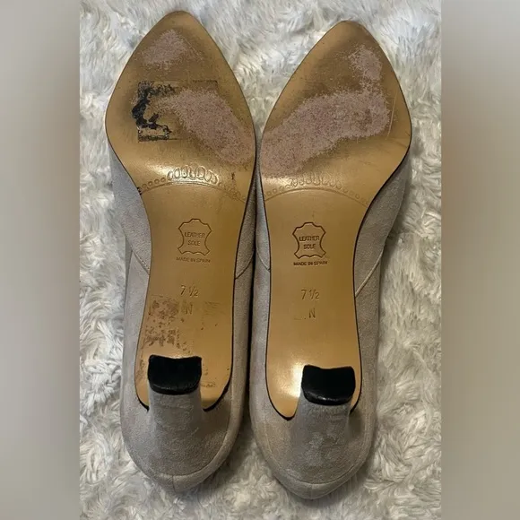 Sesto Meucci Cream Suede 3” Women’s Heels size 7.5