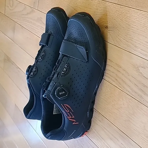 Shimano ME5 Cycling Shoe
