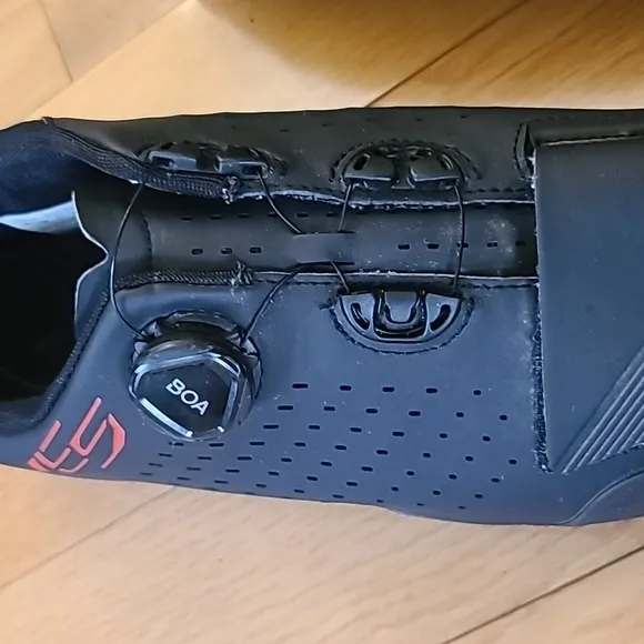 Shimano ME5 Cycling Shoe