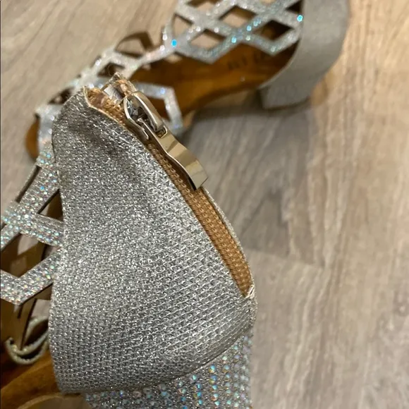 Silver Geometric Women's dance shoes SZ. 9