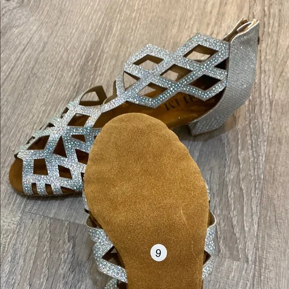 Silver Geometric Women's dance shoes SZ. 9