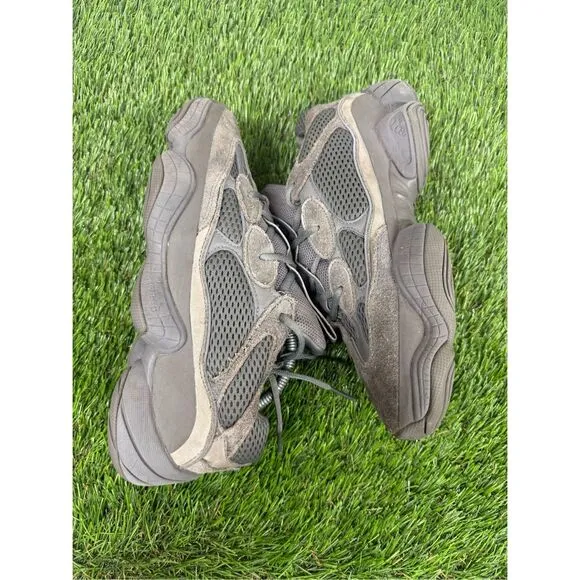 Size 10 - adidas Yeezy 500 Granite 2022