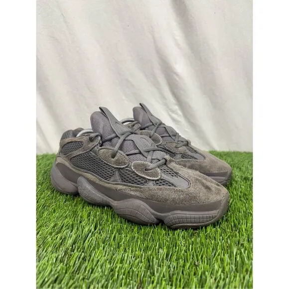 Size 10 - adidas Yeezy 500 Granite 2022