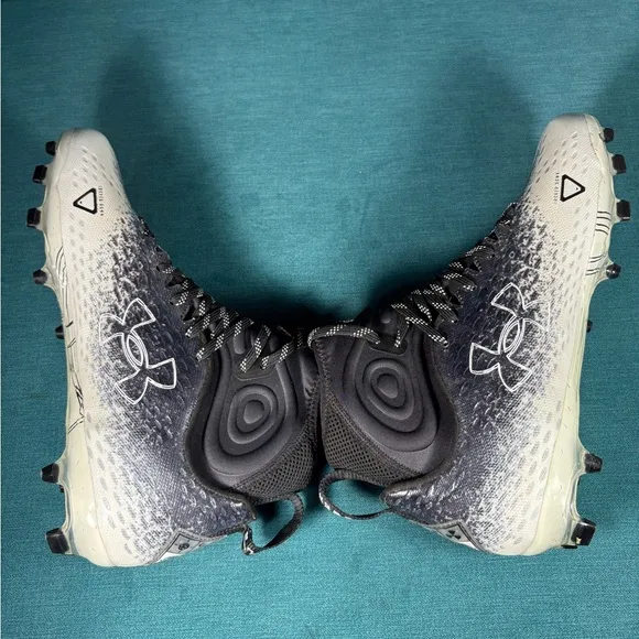 Size 10.5 - Men’s Under Armour Spotlight Lux