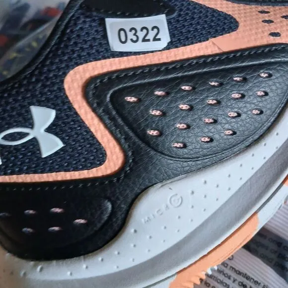 Size 11 Mens/12.5 Womens Under Armour Jet 23 Unisex Basketball Shoes Black/Peach