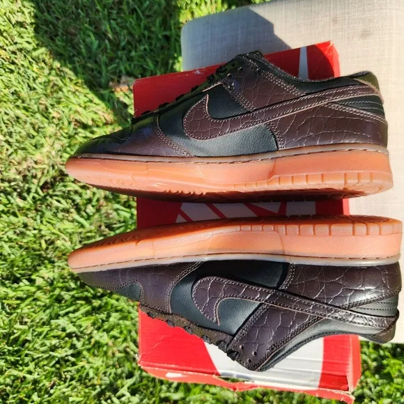 Size 12 - Nike Dunk SE Low Chocolate