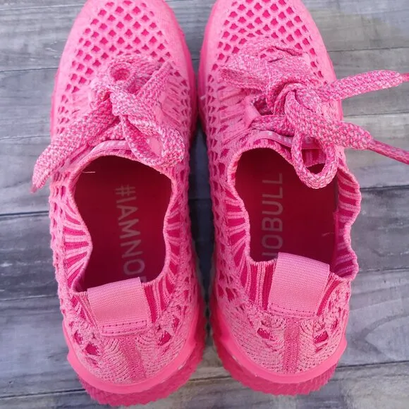 SIZE 7. NOBULL diamond knit runner women's activewear  running sneakers shoes.