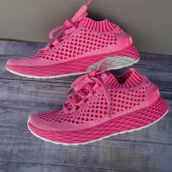 SIZE 7. NOBULL diamond knit runner women's activewear  running sneakers shoes.