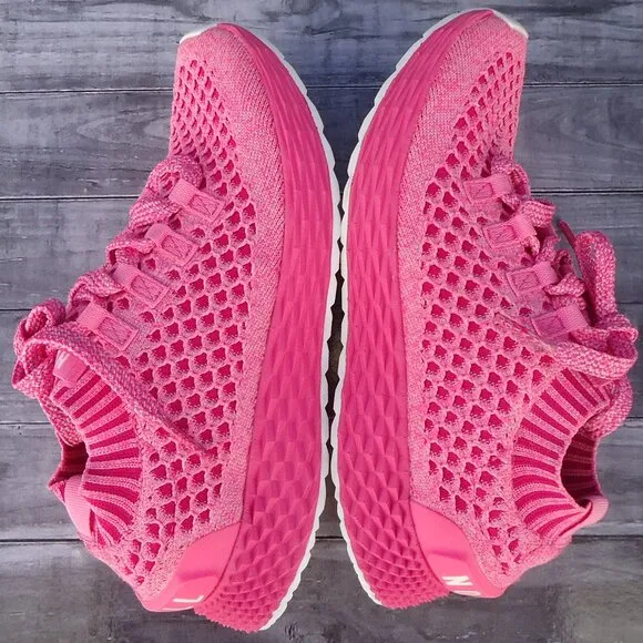 SIZE 7. NOBULL diamond knit runner women's activewear  running sneakers shoes.