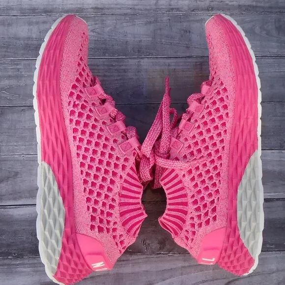 SIZE 7. NOBULL diamond knit runner women's activewear  running sneakers shoes.