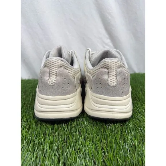 Size 8 Adidas Yeezy 700 v1 Analog White Cream Clean VNDS
