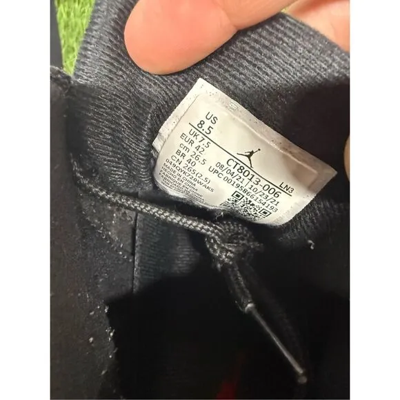 Size 8.5 - Jordan 12 Retro Playoff black white fire Jordan