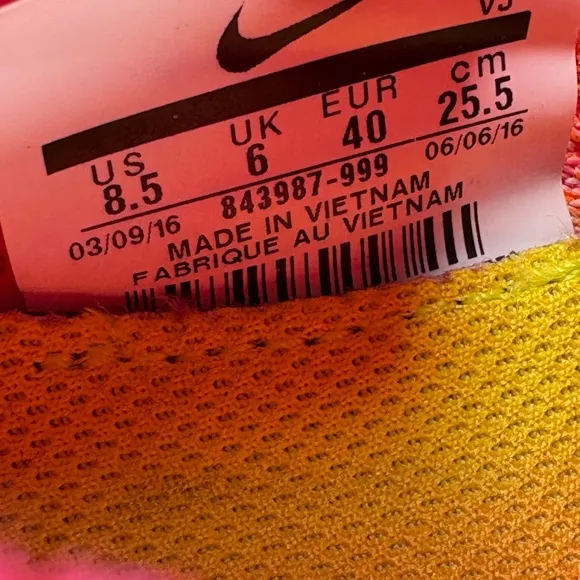 Size 8.5 - Women’s Nike Focus Flyknit multicolor shoes