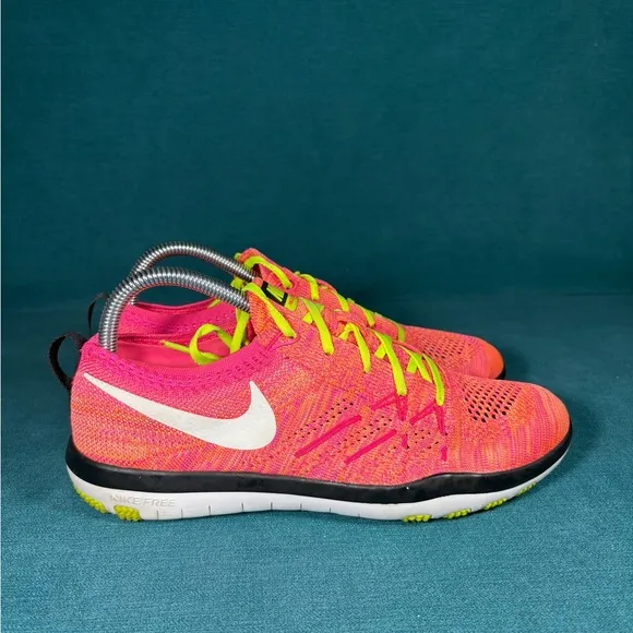 Size 8.5 - Women’s Nike Focus Flyknit multicolor shoes