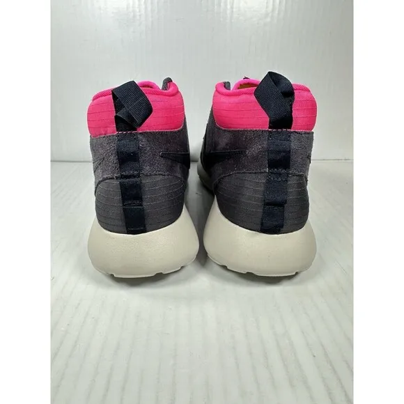 Size 9 Men’s Nike Roshe Run Sneakerboot Shoe Sneaker Navy Pink 615601-006 NEW