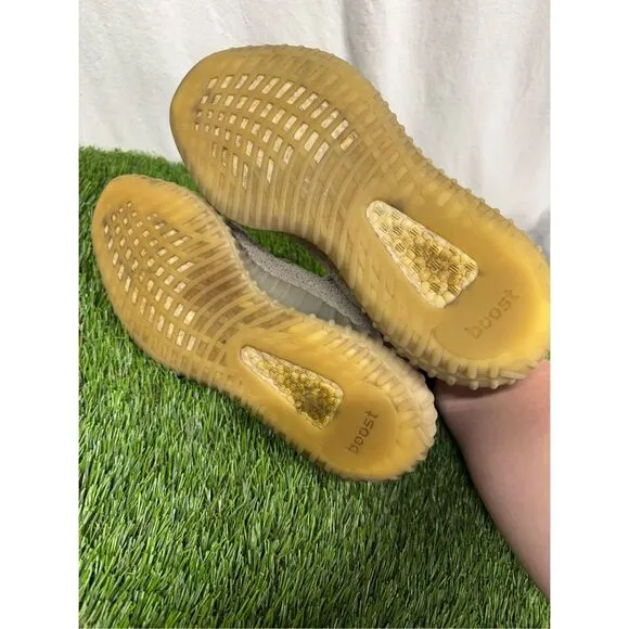 Size 9.5 - adidas Yeezy Boost 350 V2 Low Slate fire