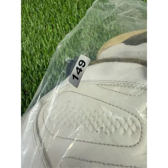 Size 10.5 - Air Jordan 9 Retro Statue