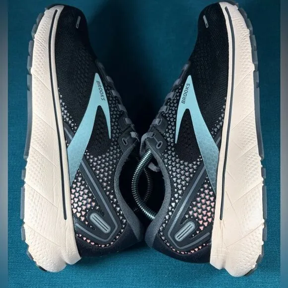 Size 10.5 - Women’s Brooks Ghost 14 shoes