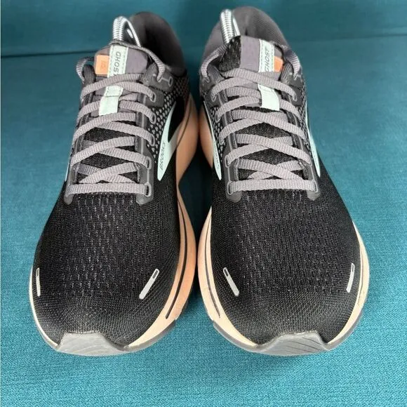 Size 10.5 - Women’s Brooks Ghost 14 shoes