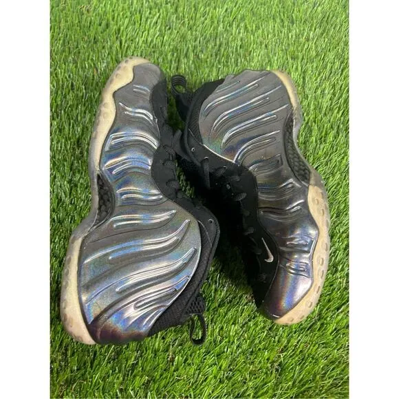 Size 9 - Nike Air Foamposite One Hologram