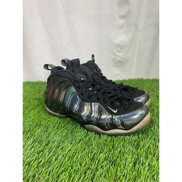 Size 9 - Nike Air Foamposite One Hologram