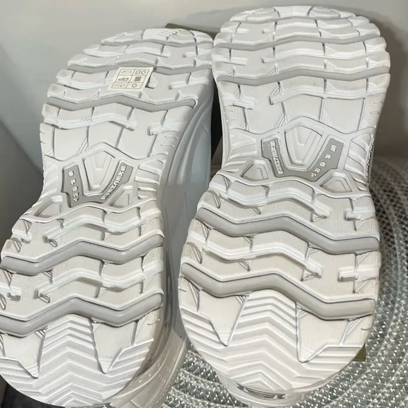 Sketchers Women’s Sport Premium Sneaker Size 10 White Leather NWT