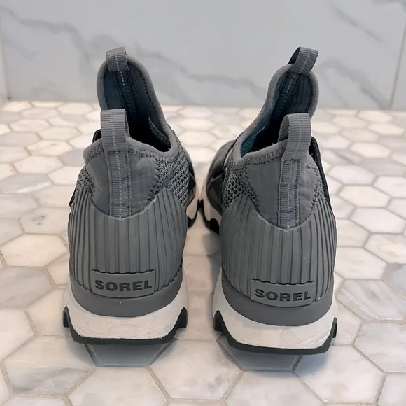 Sorel Kinetic Gray &amp; White Impact Trainers Sneakers Shoes Women’s Size 9.5